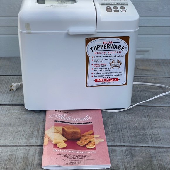 New West Bend Automatic Bread&Dough Maker 1.5 lb w/Tupperware Keeper&Recipe Book - Picture 7 of 12